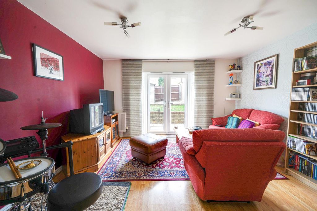 Property photo 3 of 19