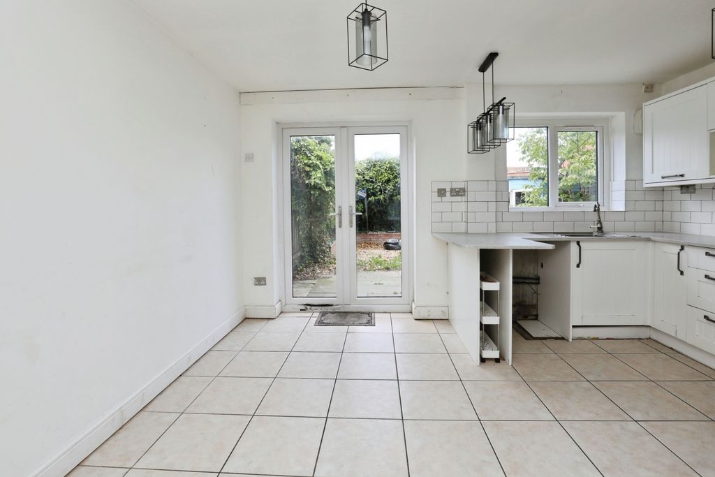 Property photo 3 of 14 Kitchen/Dining Room