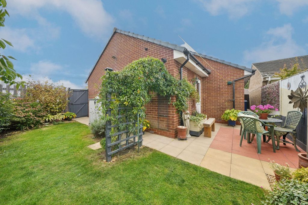 Property photo 2 of 24