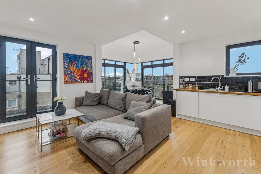 Property photo 2 of 13 Picture No. 16