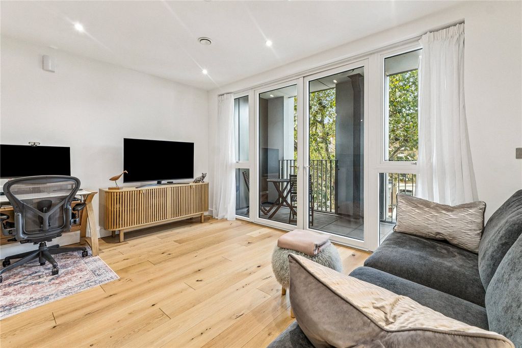 Property photo 3 of 11 Reception Room