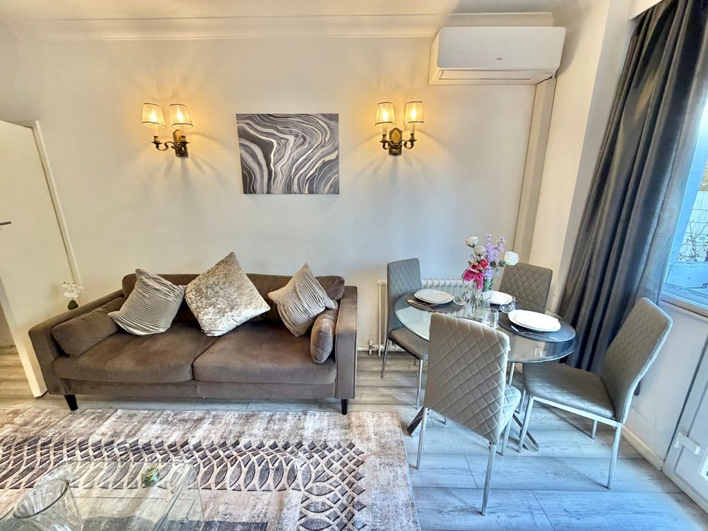 Property photo 2 of 12 Gallery