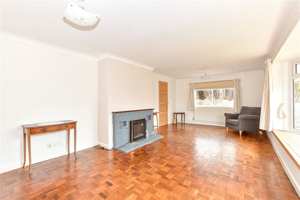 Property photo 2 of 14 Lounge