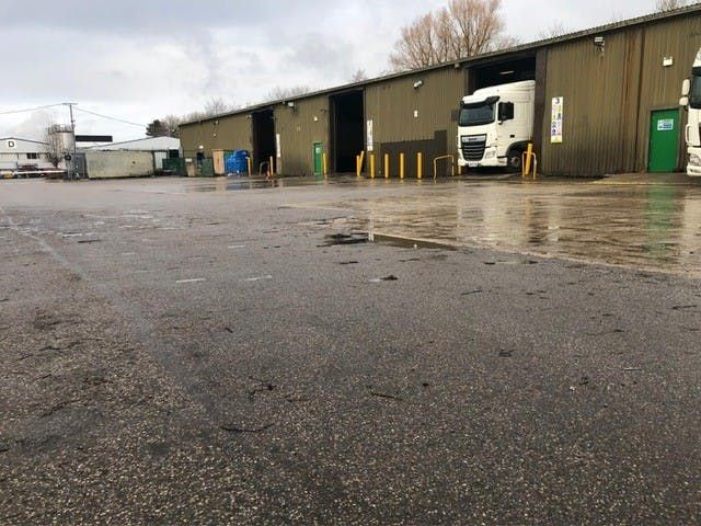 Property photo 3 of 3 Service Yard.Jpg