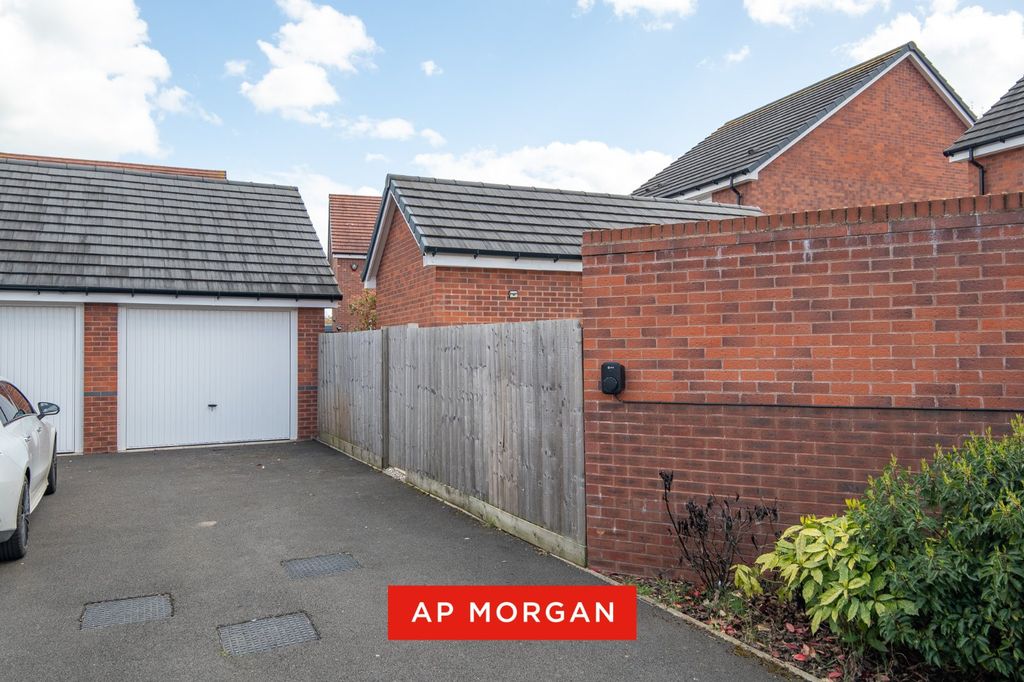 Property photo 2 of 23 Picture No. 26