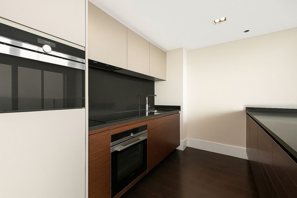 Property photo 3 of 11 Picture No. 18