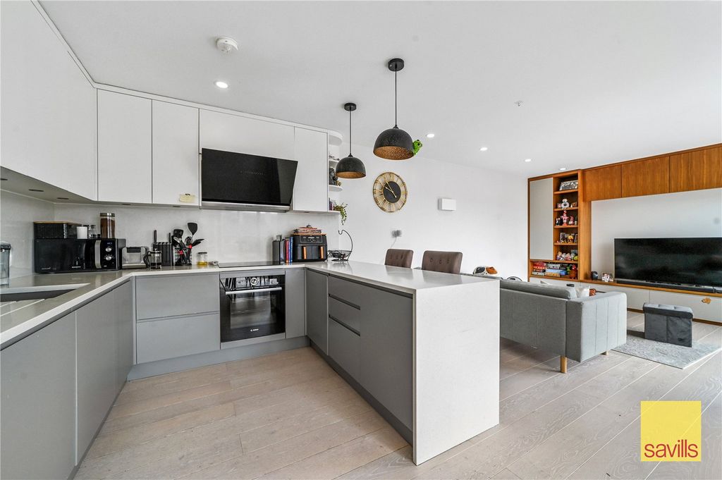 Property photo 2 of 18 Kitchen