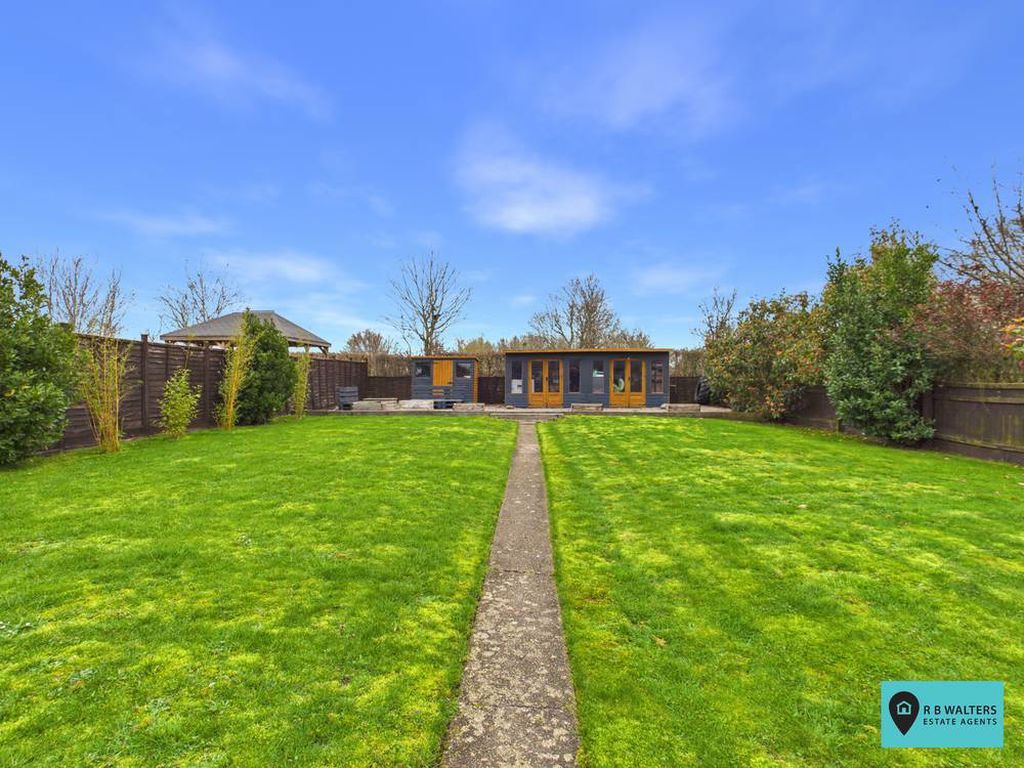 Property photo 3 of 27 Garden