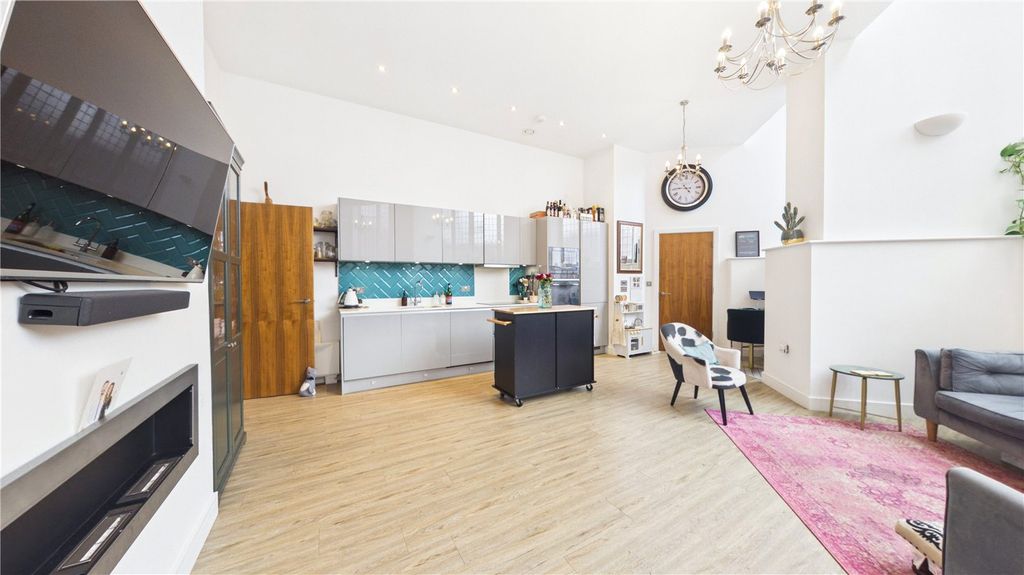 Property photo 3 of 24 Picture No. 25