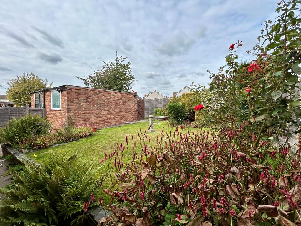 Property photo 3 of 10 Garden