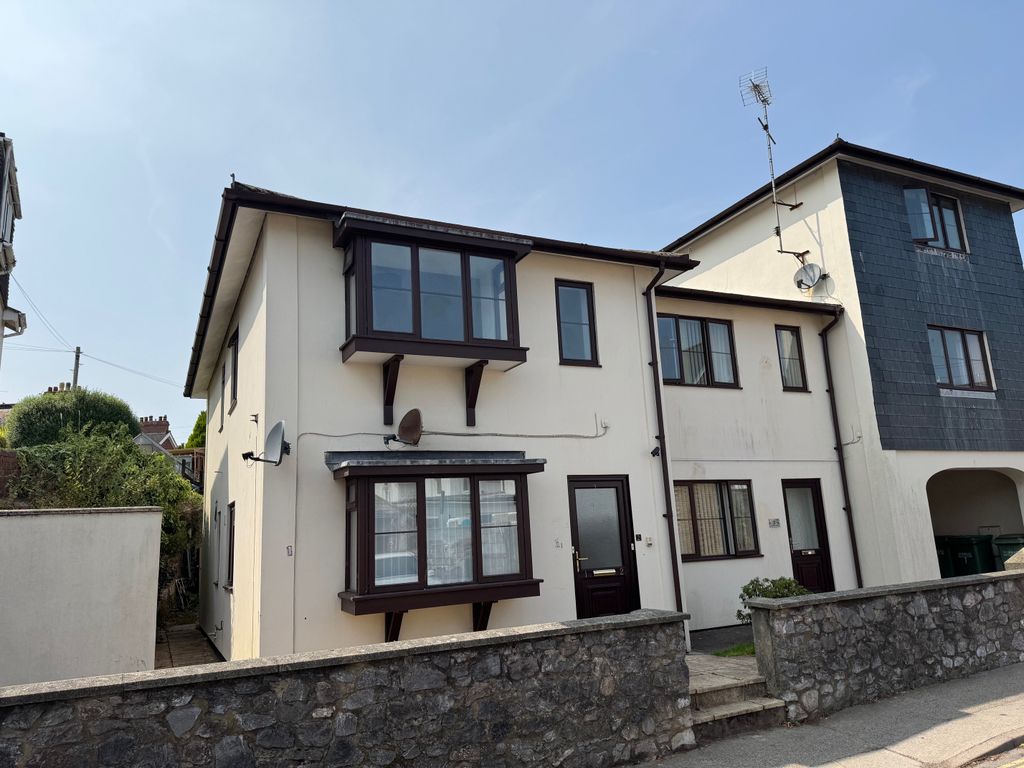 Property photo 2 of 8 c1