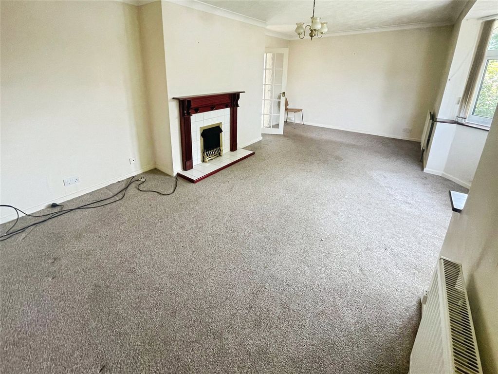 Property photo 2 of 14 Lounge
