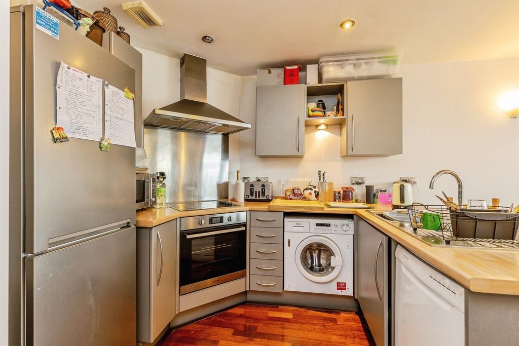 Property photo 2 of 8 Pbox-Img.Jpg