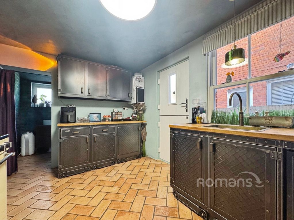 Property photo 3 of 12 Picture No. 21