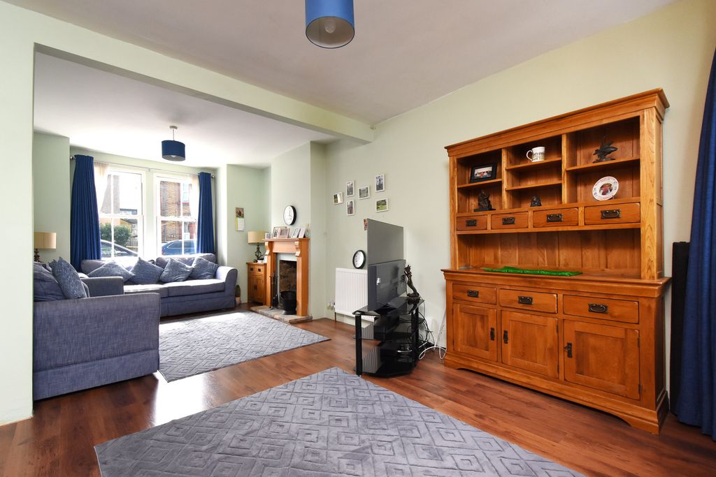 Property photo 2 of 12