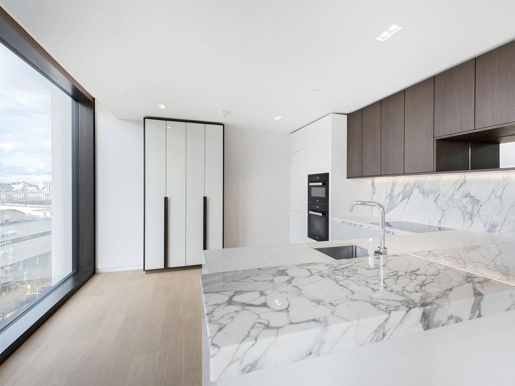 Property photo 3 of 13 Casson Square