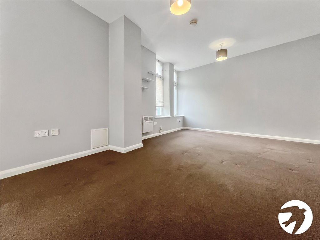 Property photo 3 of 7 Picture No. 21