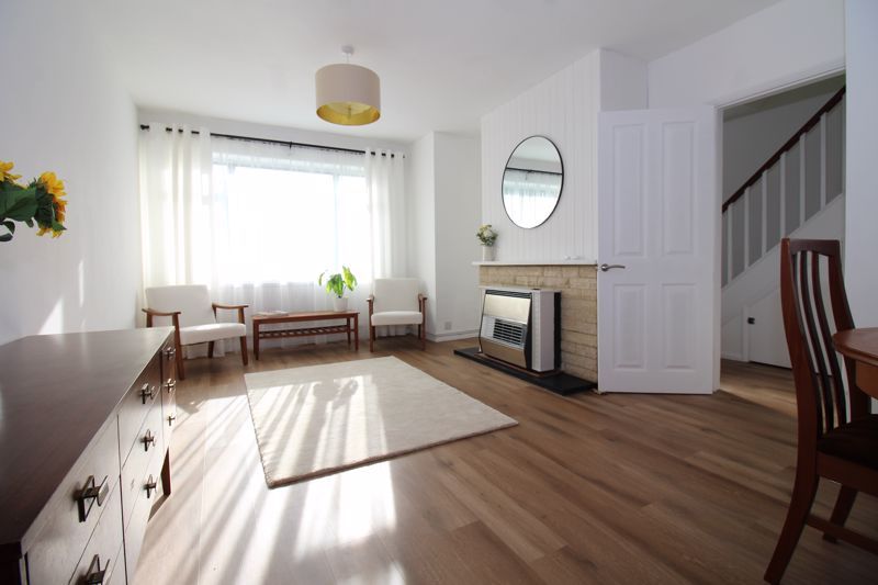 Property photo 3 of 12 Photo 4