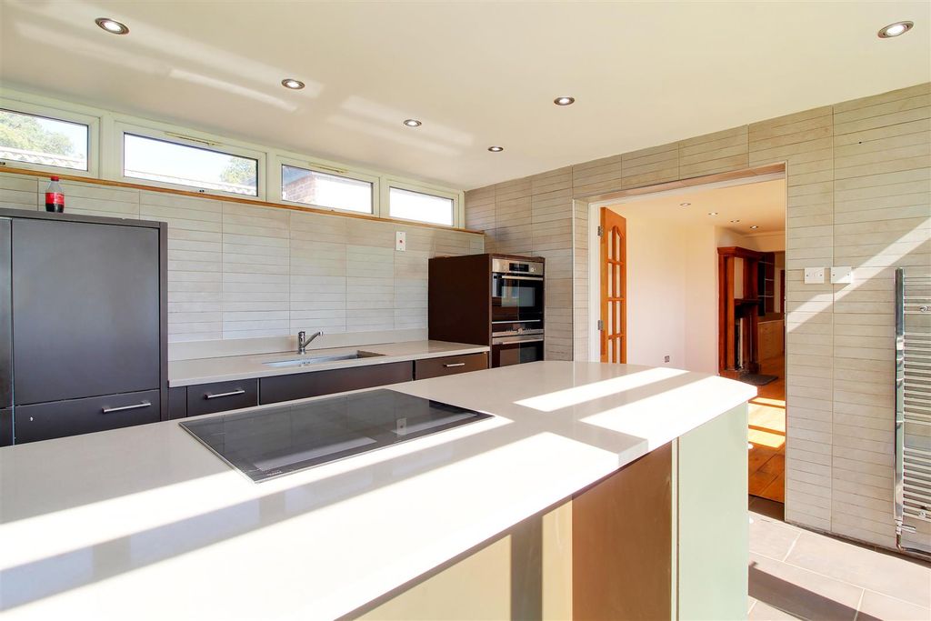 Property photo 3 of 38 Img_9070-Img_9072.Jpg