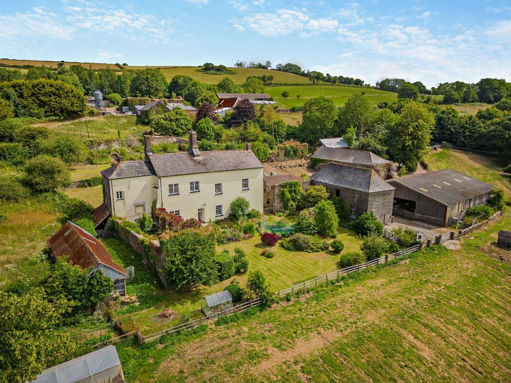 Property photo 2 of 15 Picture No. 01