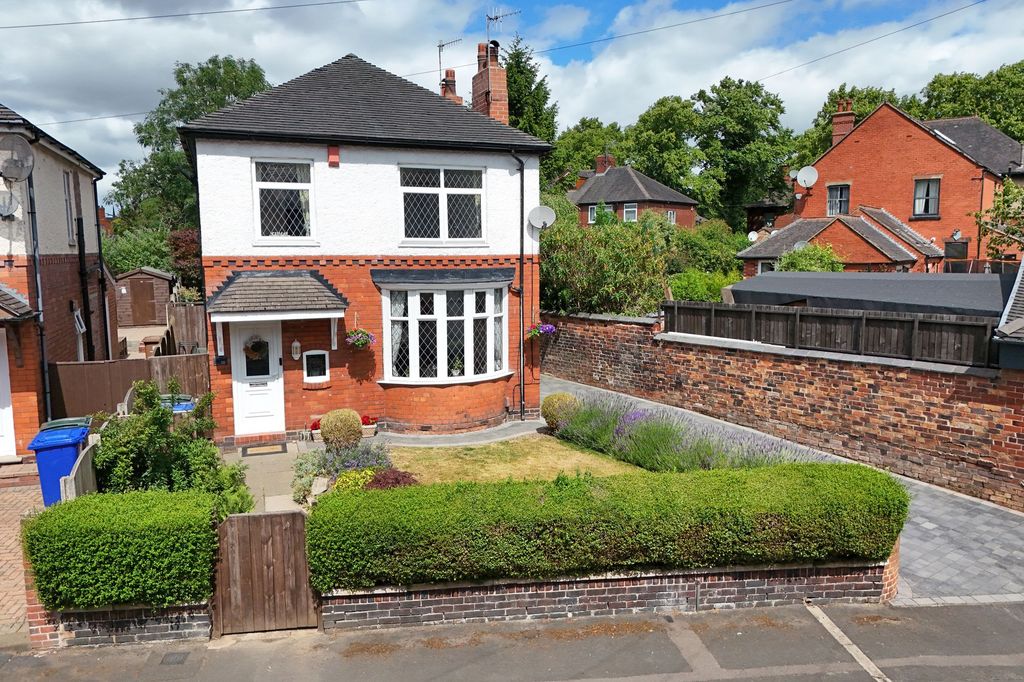 Property photo 1 of 31