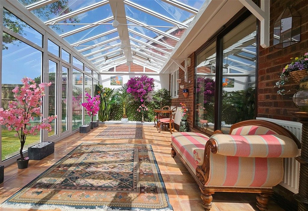 Property photo 2 of 7 Conservatory