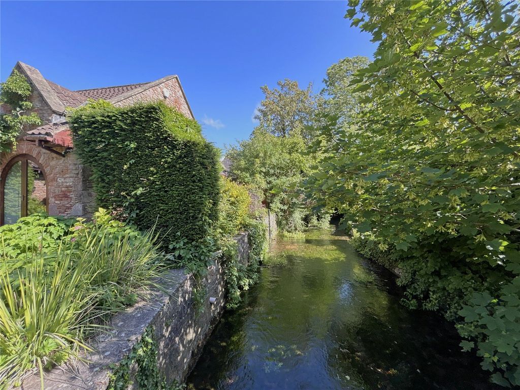 Property photo 2 of 26 Picture No. 61