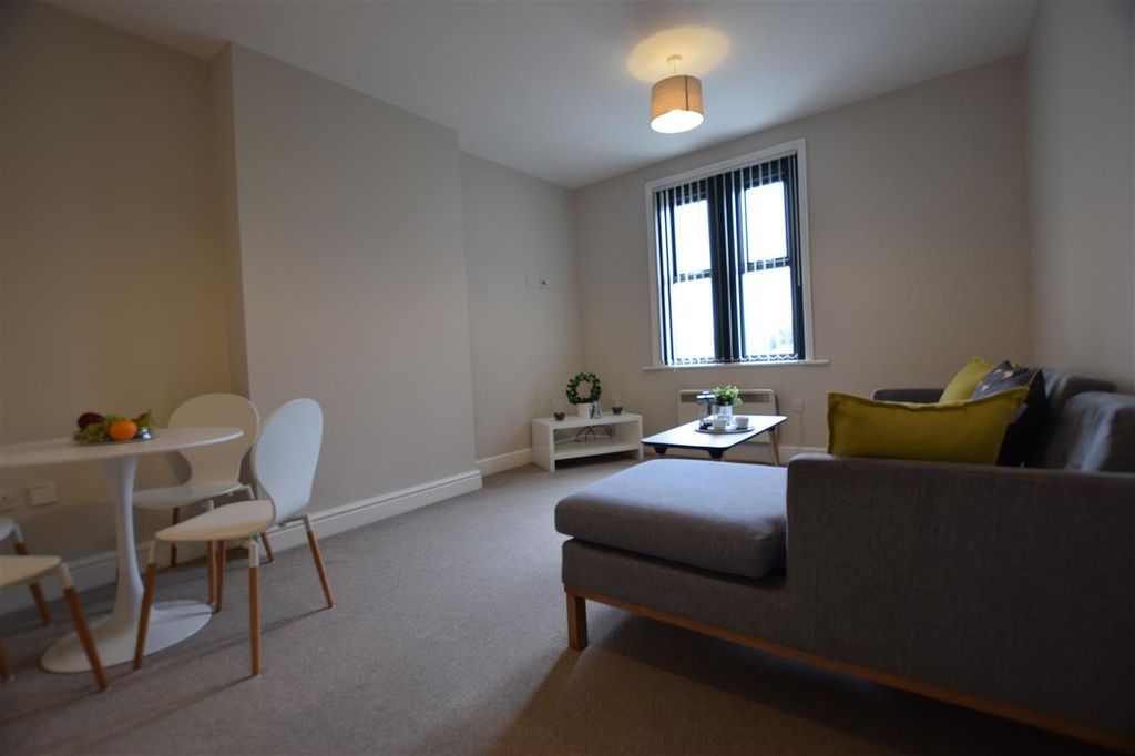 Property photo 3 of 7 Lounge