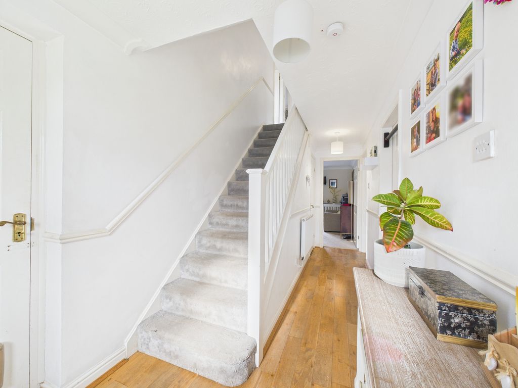 Property photo 2 of 25