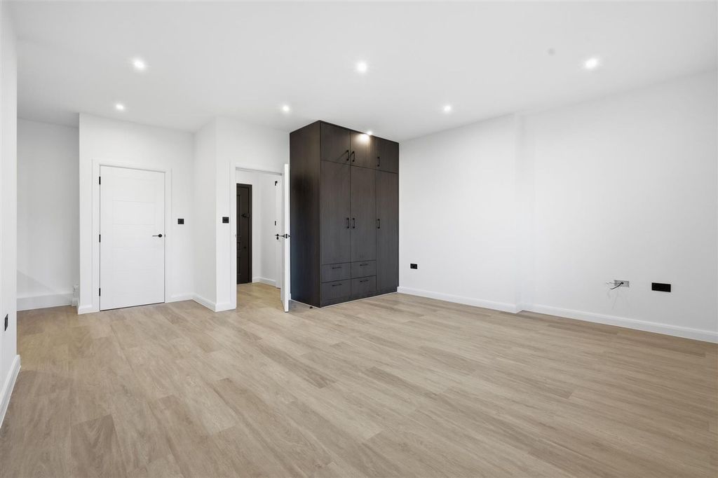 Property photo 2 of 7 003_Img_7584.Jpg