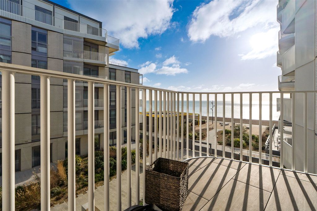 Property photo 2 of 18 Picture No. 04