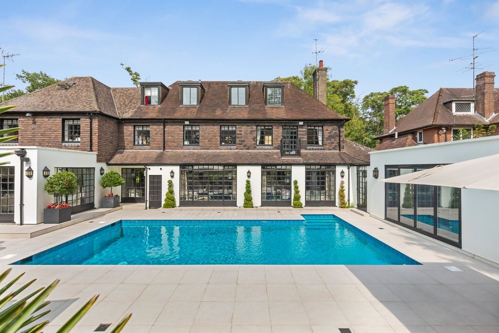 Property photo 2 of 14