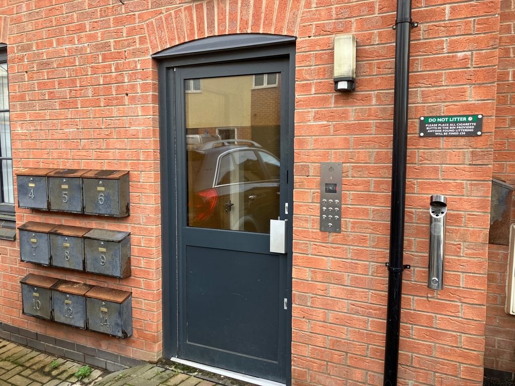 Property photo 2 of 10