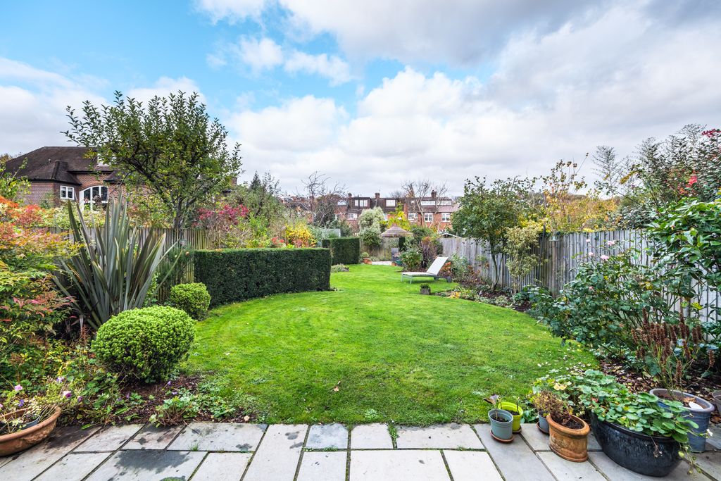 Property photo 2 of 30