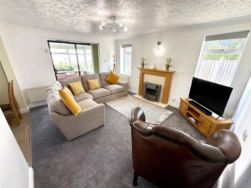 Property photo 3 of 20