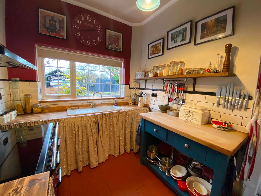 Property photo 3 of 27