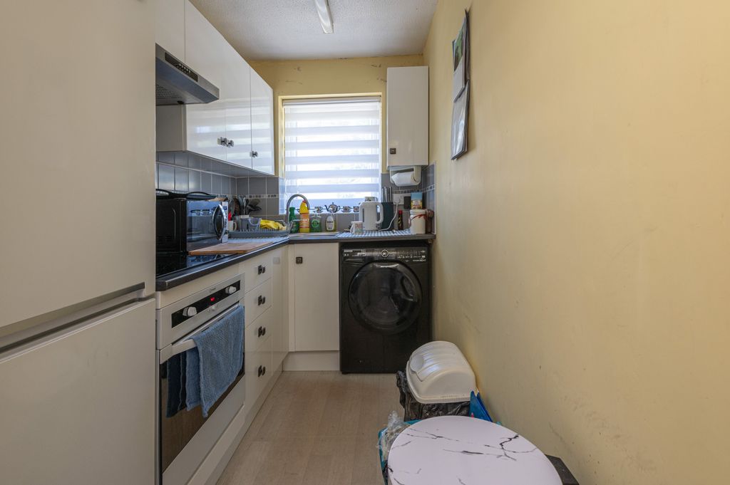 Additional image 7 of 1 bed flat for saleAcaster Drive, Bradford BD12