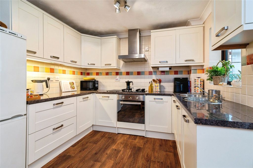 Property photo 2 of 22 Picture No. 51