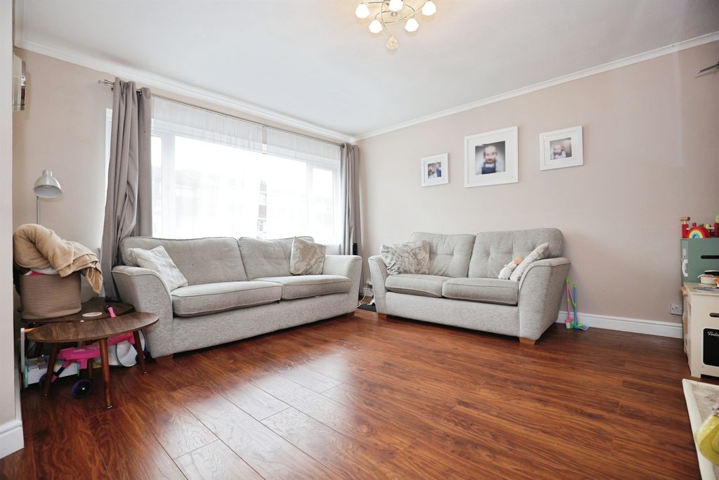 Property photo 2 of 14