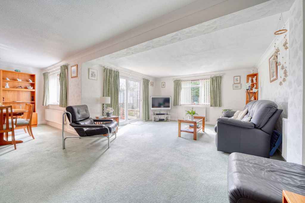 Property photo 2 of 14