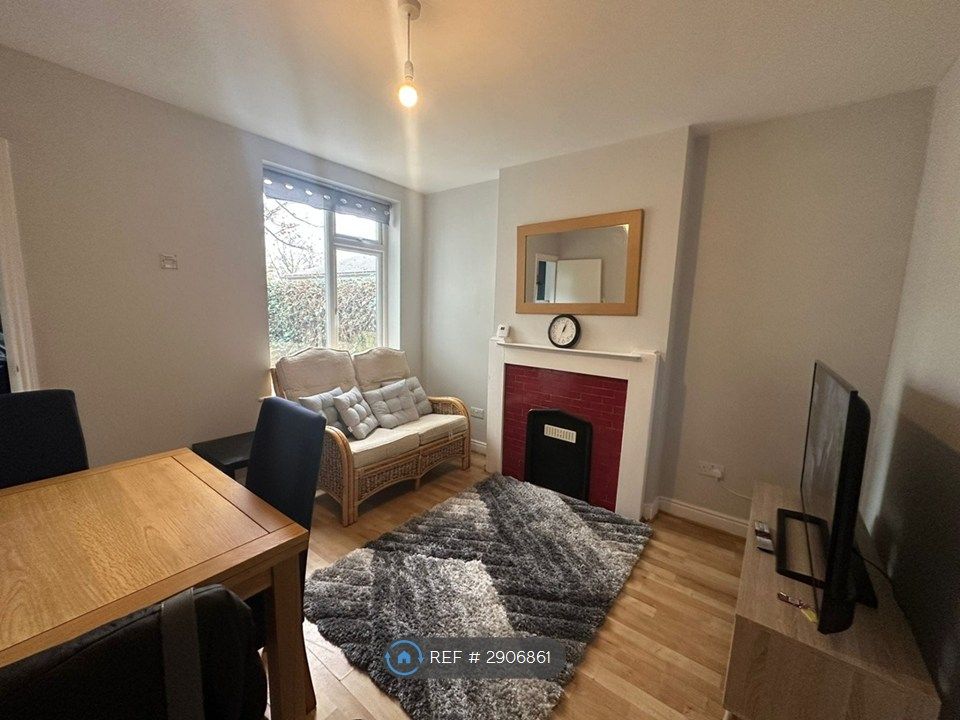 Property photo 3 of 14 Communal Reception Room