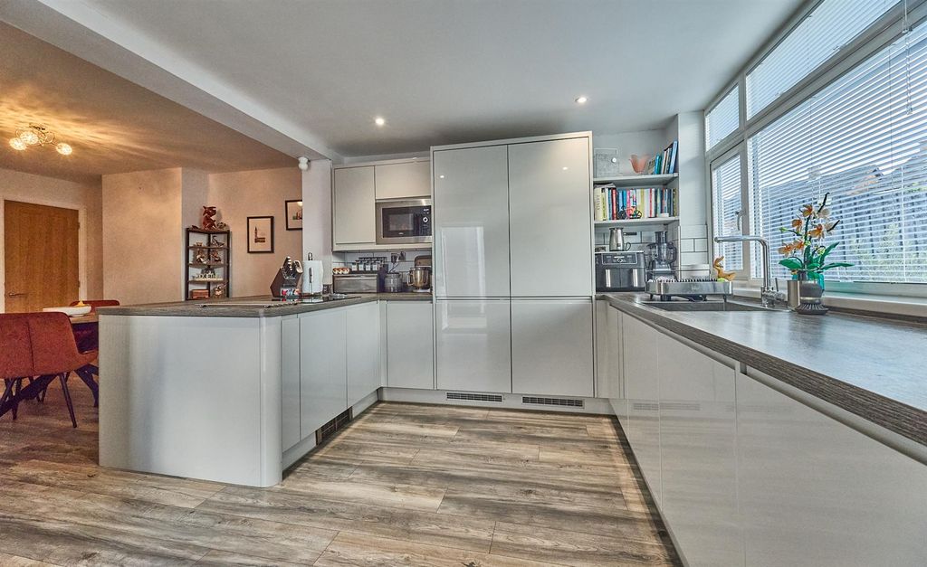 Property photo 3 of 17 Ambleside_8.Jpg