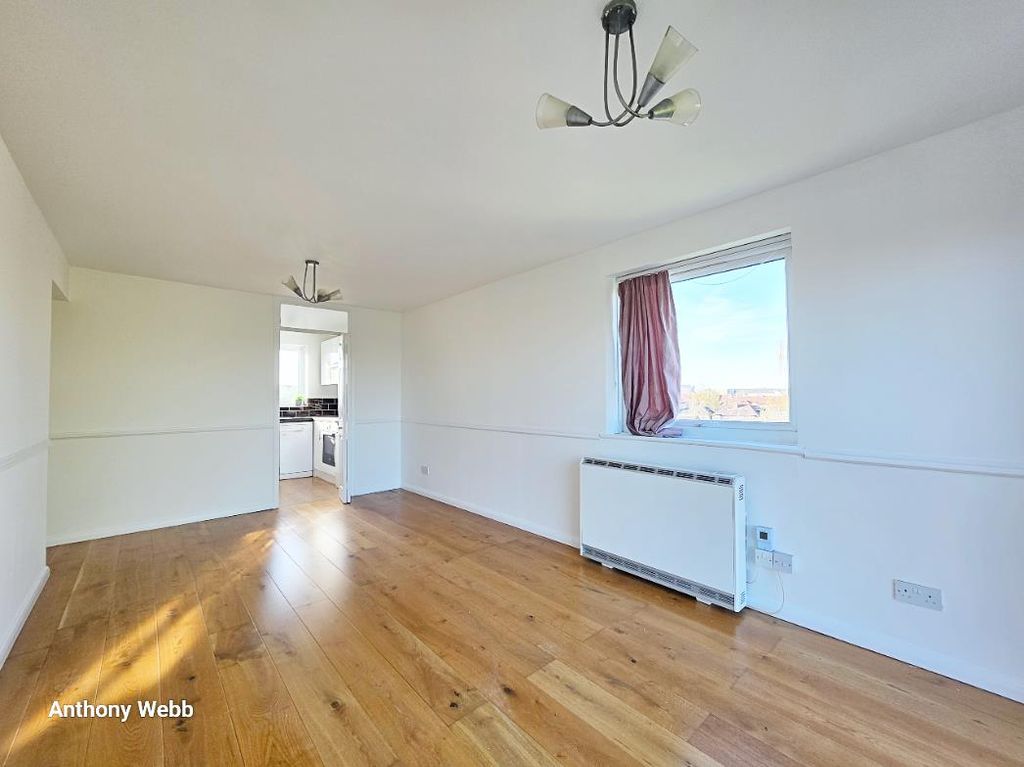 Property photo 3 of 9 Living Room