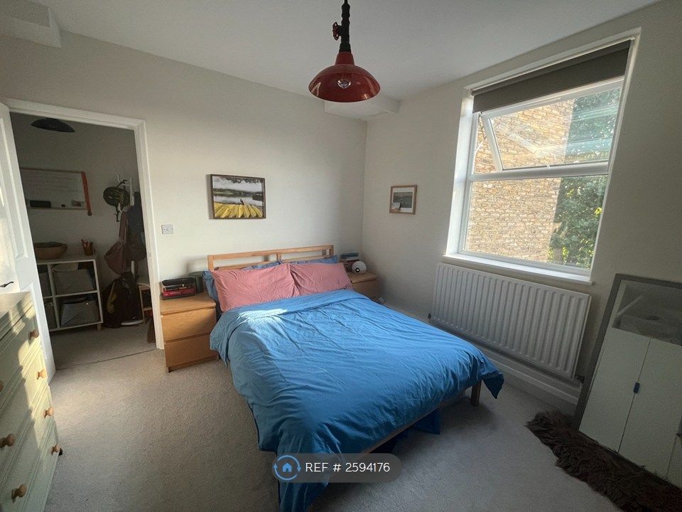 Property photo 3 of 8 Bedroom
