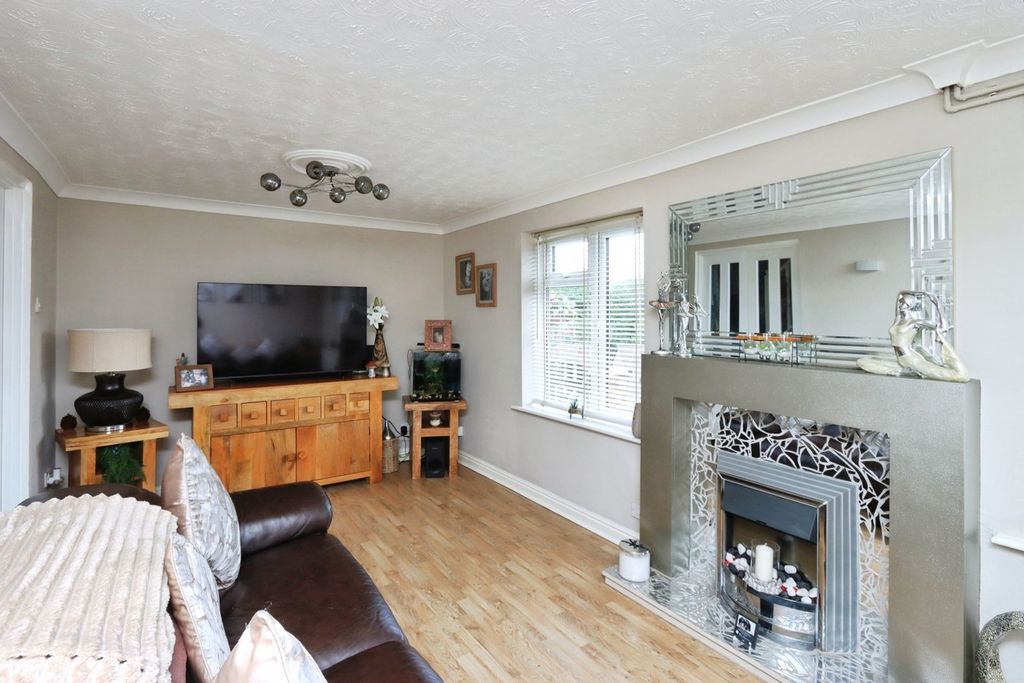 Property photo 3 of 23