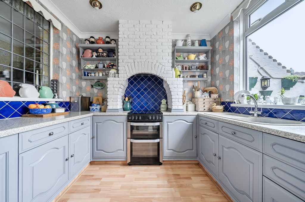 Property photo 3 of 13 1403287-11-6970d6...