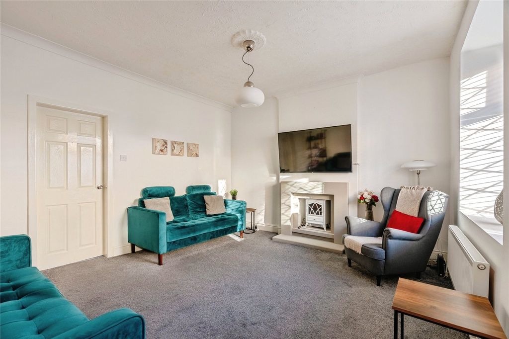 Property photo 3 of 17 Picture No. 12