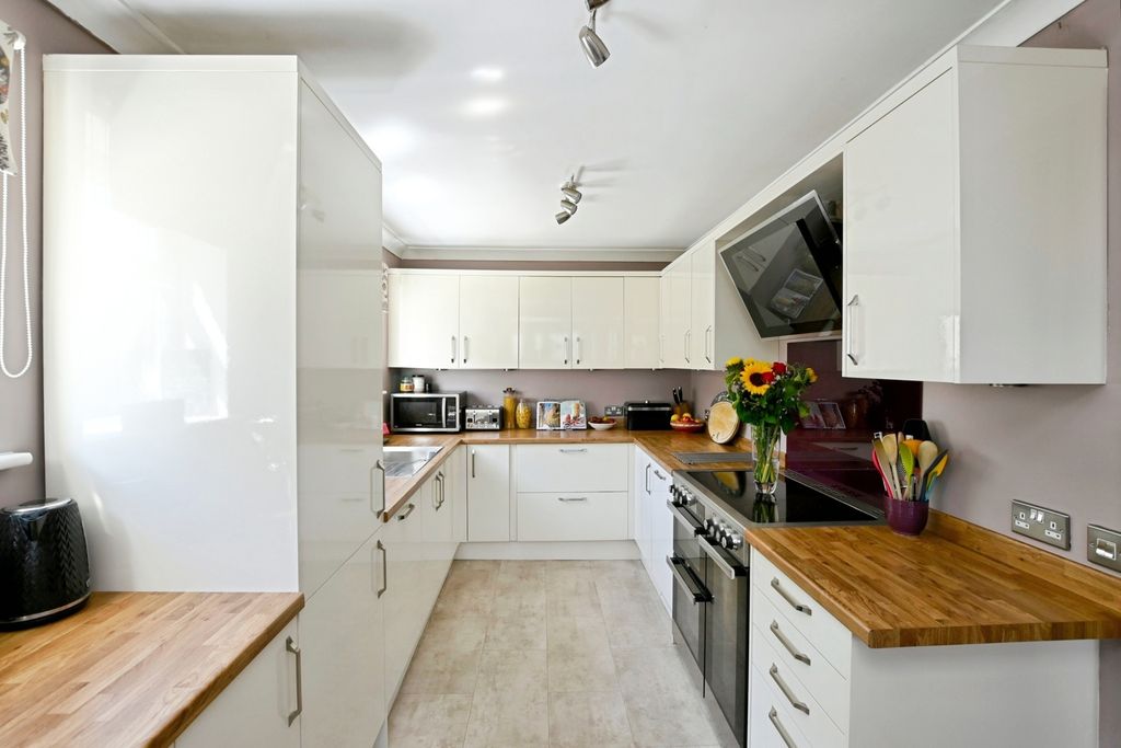 Property photo 3 of 19 Pbox-Img.Jpg