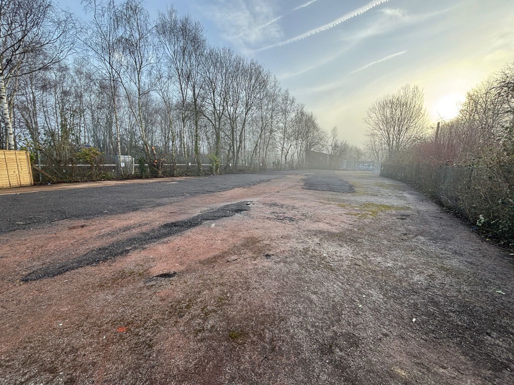 Property photo 1 of 8 Photo 3