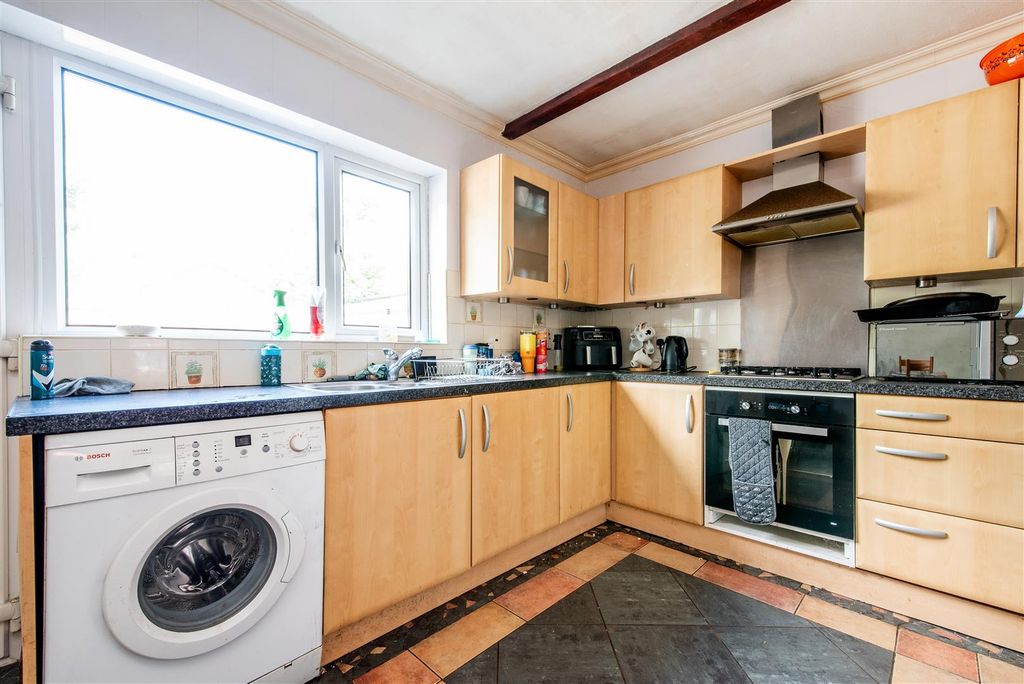 Property photo 3 of 16 Kitchen/Diner